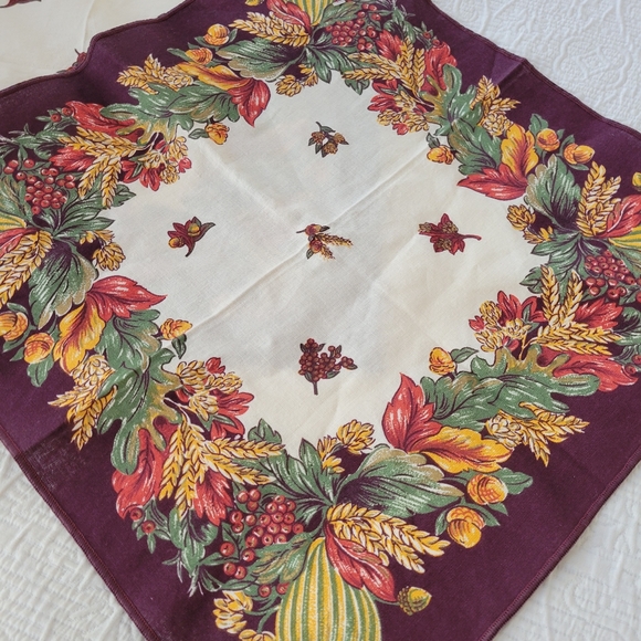 Two Fall Design Napkins 17" x 17" - Picture 4 of 4